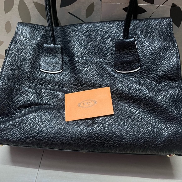 Authentic Tods tote 👜 with expandable storage soft pebbled leather durable - Picture 10 of 13